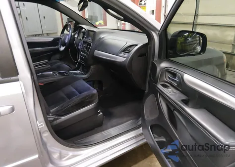 2015 Dodge Grand Caravan Sxt z USA, uszkodzony, nr VIN 2C4RDGCG3FR537487